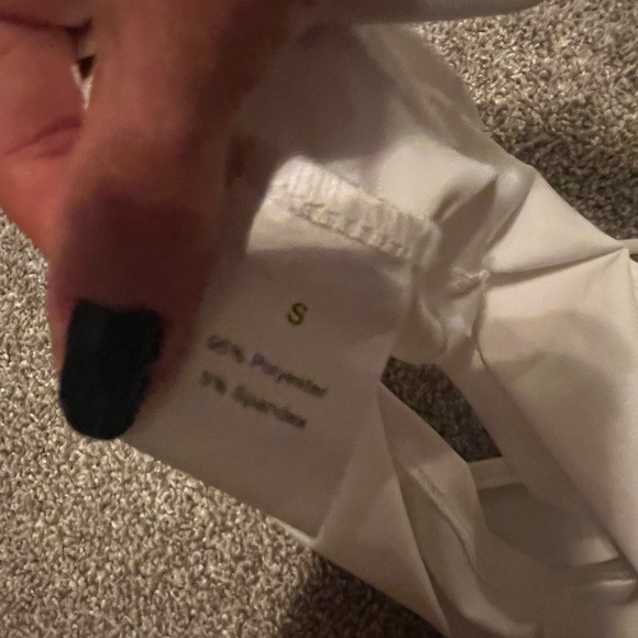 Cute crop tank - Picture 2 of 2